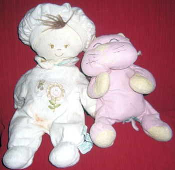 RUSS Annabelle Doll Wearing a White Sleeper with a Flower and a Butterfly on her Chest AND Cuddle Pink & Yellow Cat