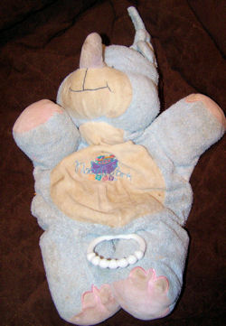 KIDS II Blue Rhino Noah's Park Baby Crib Pull that Plays Brahms Lullaby
