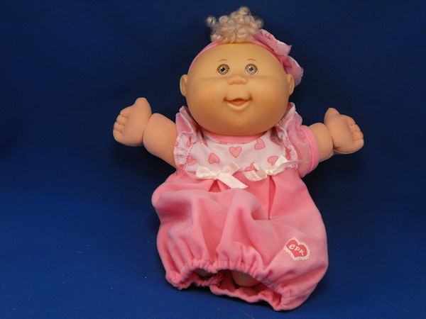 2005 Cabbage Patch CPK Blond Infant Doll Brown Eyes Pink Sacque Gown